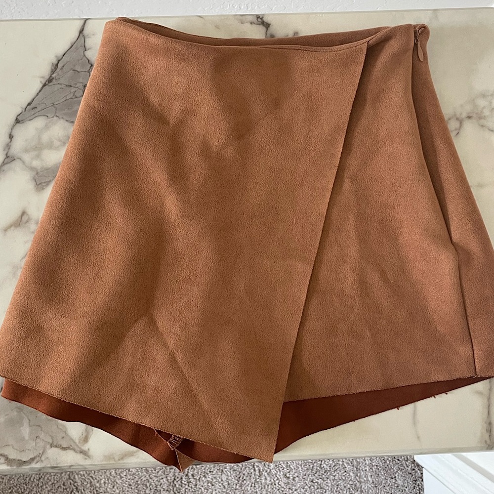 Brown Skort with side zipper🍂🤎